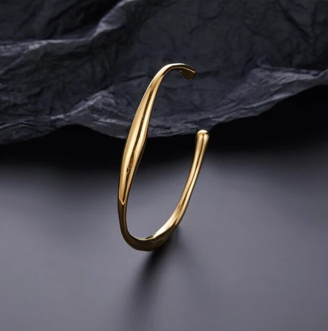 Fine Gold-Plated Bracelet with Small Flower and Zirconia Accents
