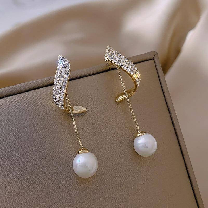 Alessandra pearl earrings