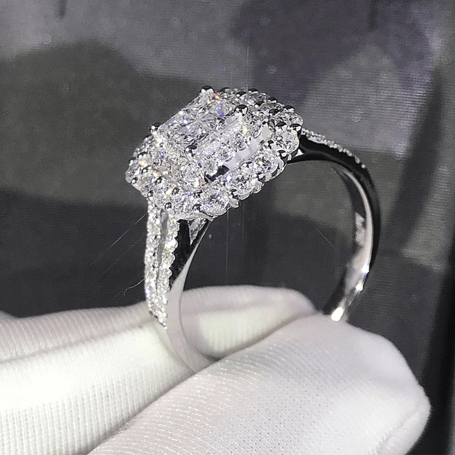 Gabrielle square cushion ring