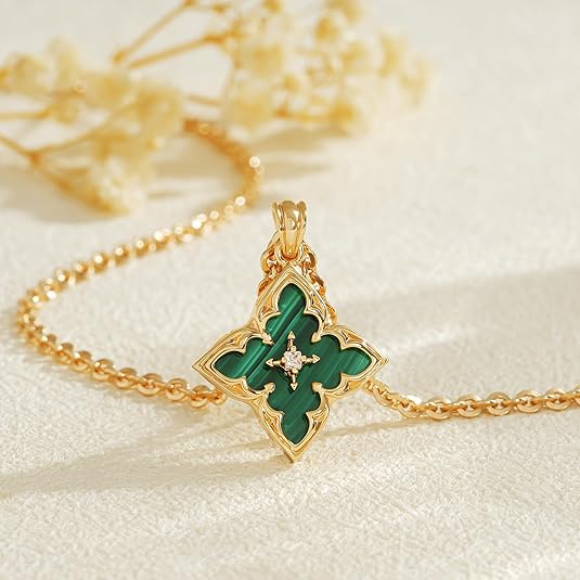 Emerald Clover Pendant Necklace | Gold-Tone