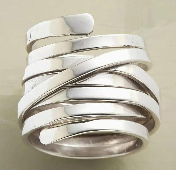 Vintage ring with swirling design