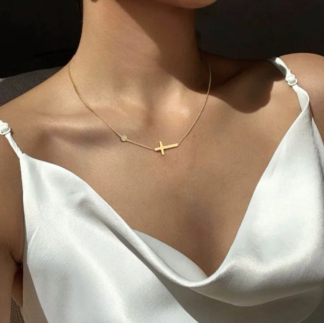 18-karat golden-plated necklace with classic cross and strass