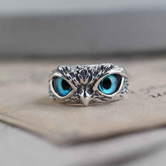 Adjustable lucky owl ring in silver and opal