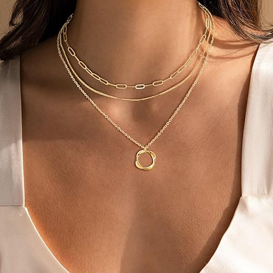 Carmen - Vintage Necklace with Chain and Gold-Plated Pendant