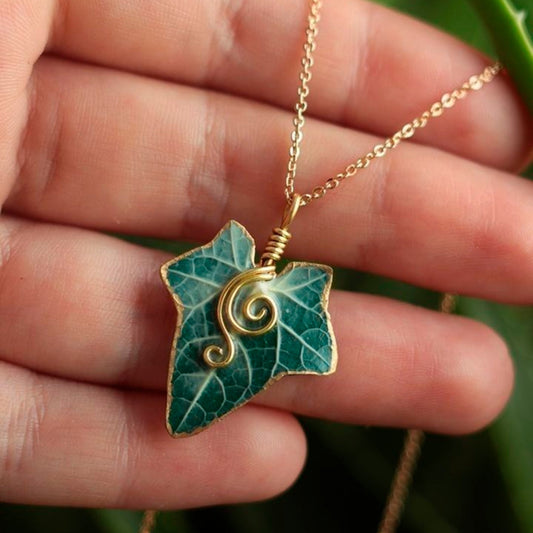 Natural green leaf necklace