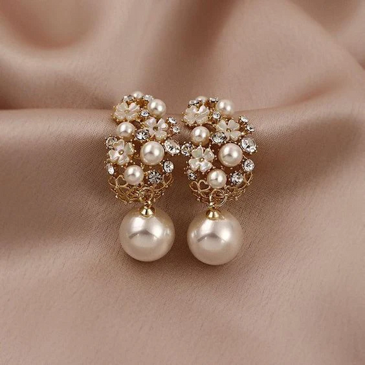 Elegant flower-shaped pearl earrings