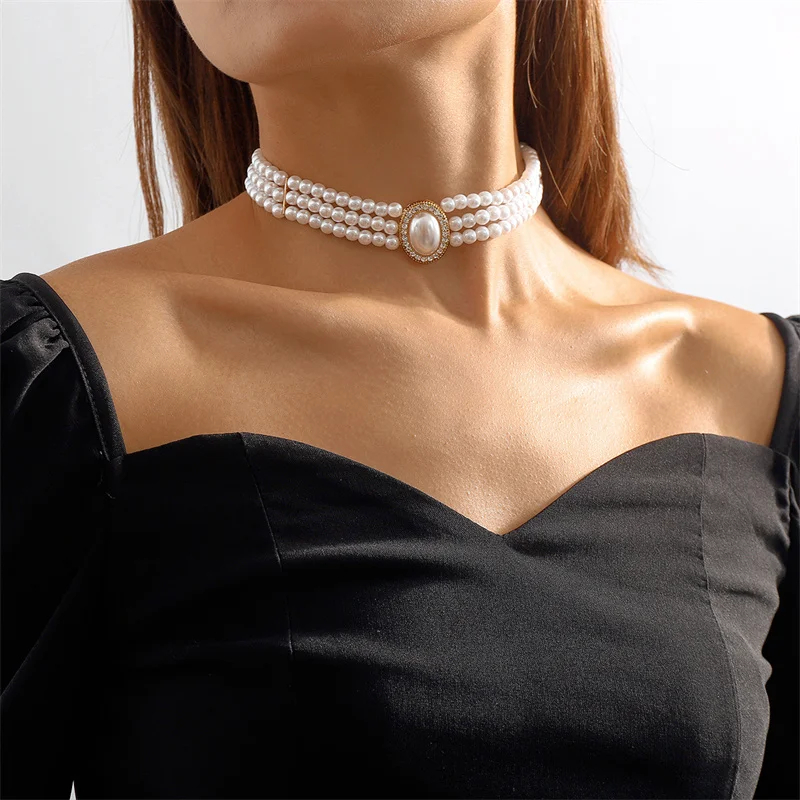 Elegant Three Pearl Necklace
