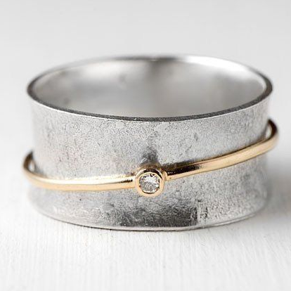 Vintage Silver Zirconia Ring with Gold-Tone Line