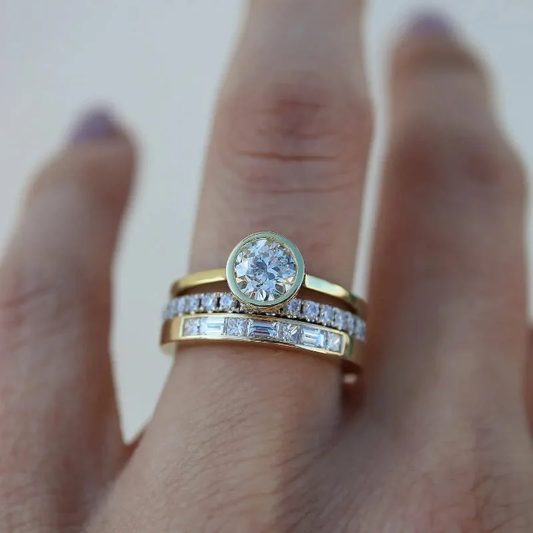 Vintage Gold-Tone Ring with Crystal